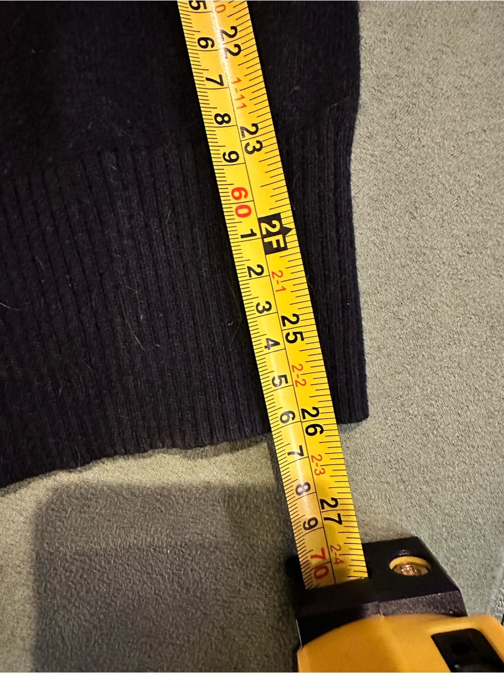 Banana Republic Men's Black Zip-Up Sweater - Picture 5 of 7